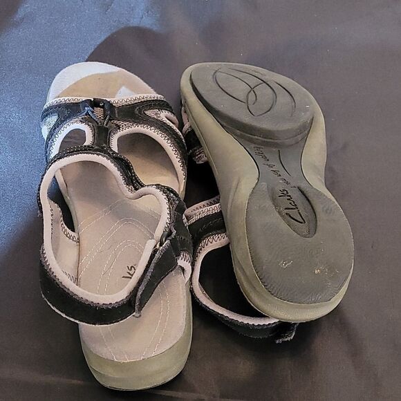 CLARKS IN MOTION COMFORT WALKING WOMEN"S SANDAL - Picture 11 of 12